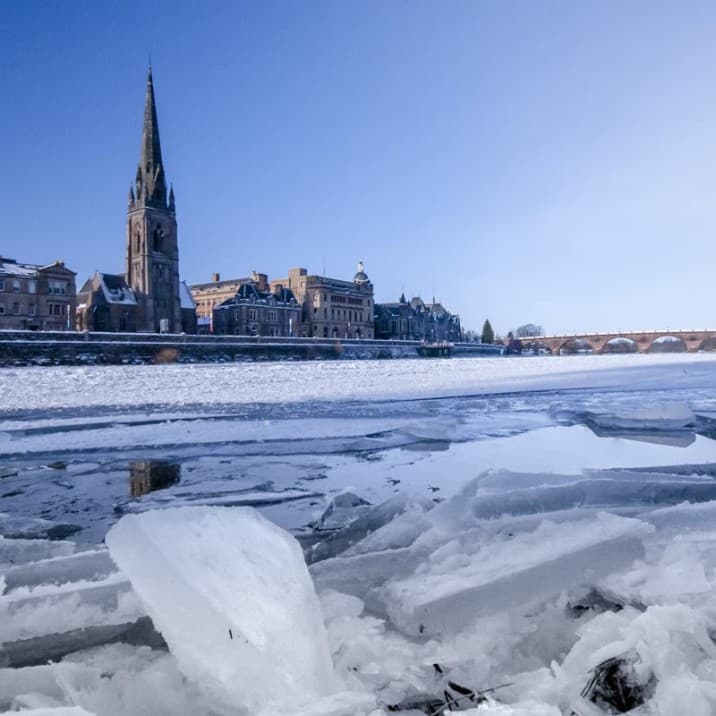 Frozen Tay